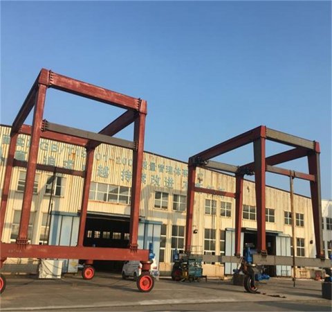 輪胎式集裝箱門(mén)式起重機的機構組成部分