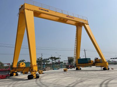 液壓龍門(mén)吊適用于多行業(yè)的應用